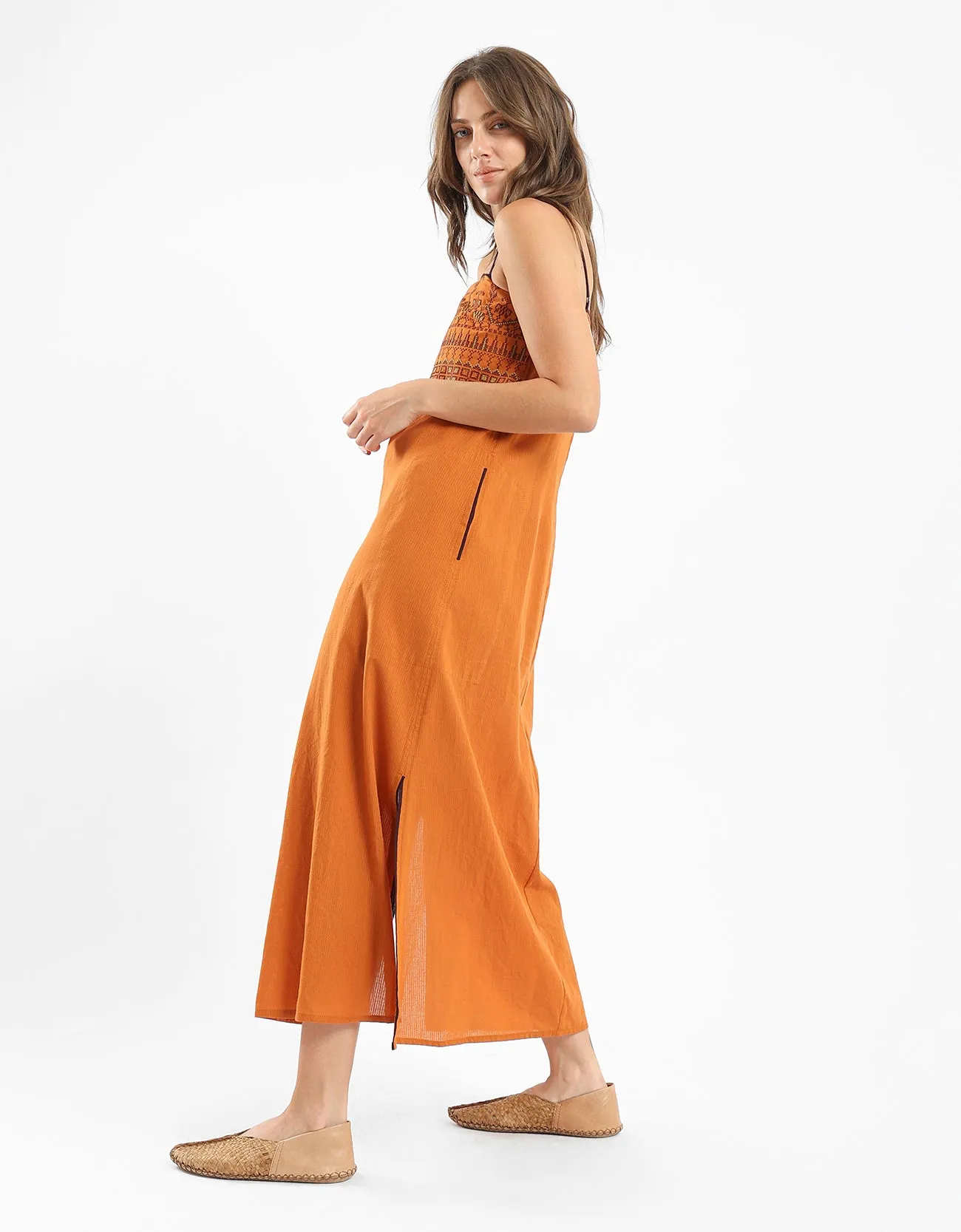 Adjustable embroidered long cotton dress