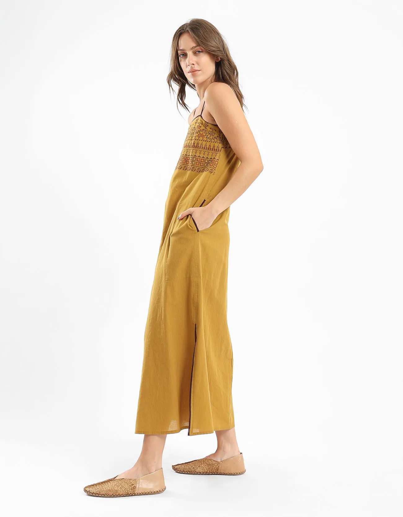 Adjustable embroidered long cotton dress