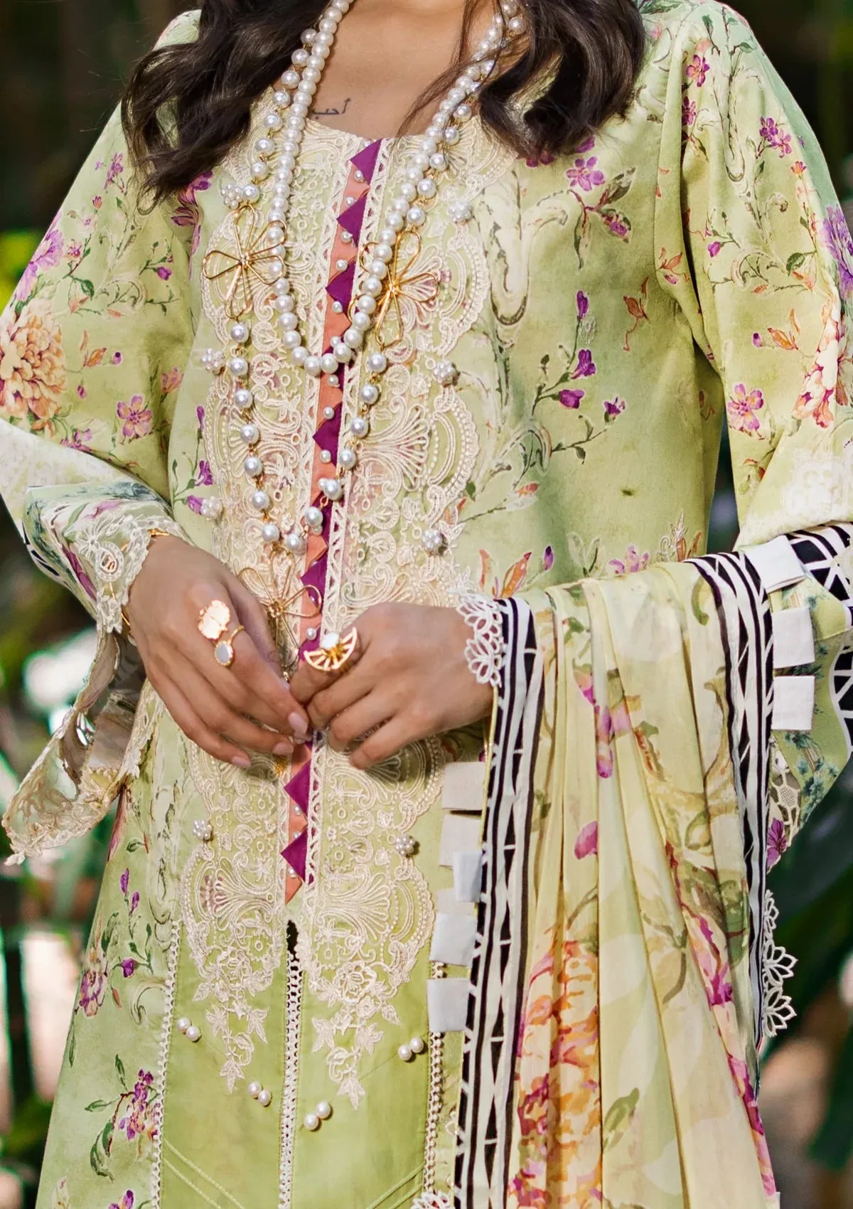 Elaf Embroidered Limited Edition Lawn Collection – ESL-03B CLARISSE